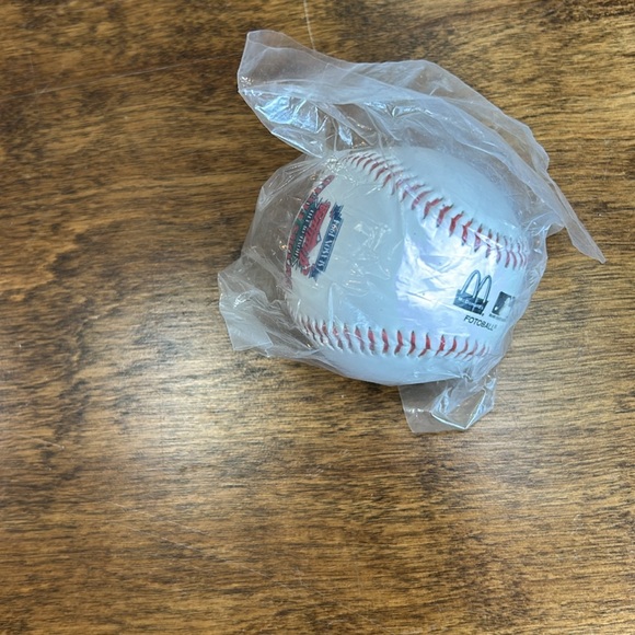 Souvenir baseball - Picture 7 of 9